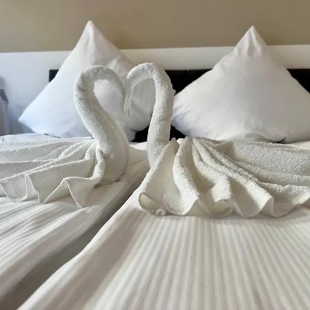 Modernes 6 Personen Zentral 65qm Wlan Gehobene Ausstattung Daire Hannover